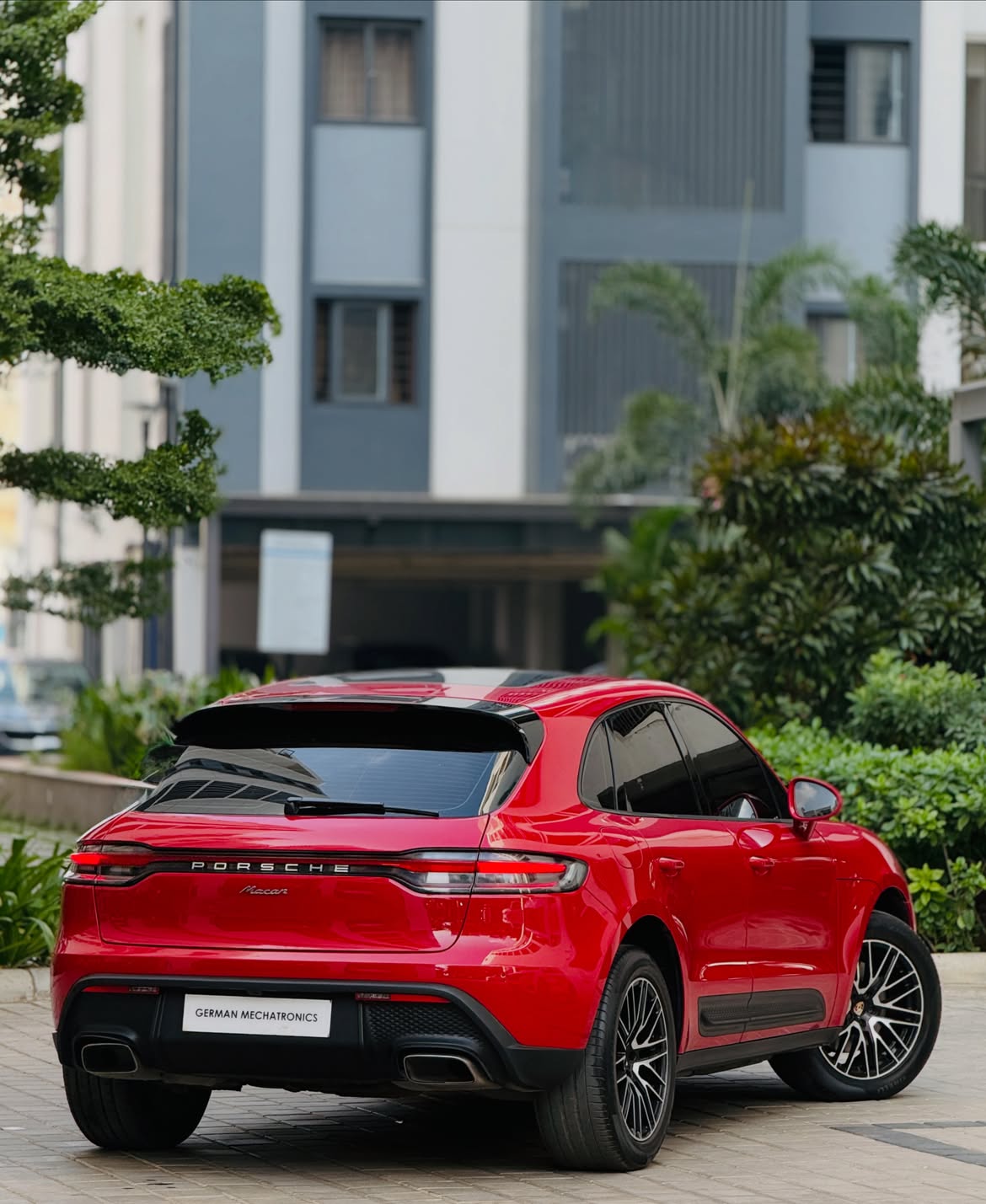 Used 2022 Porsche Macan 2.0 Turbo Charged Petrol Face lift for sale — photo 7 | UpcurvHub