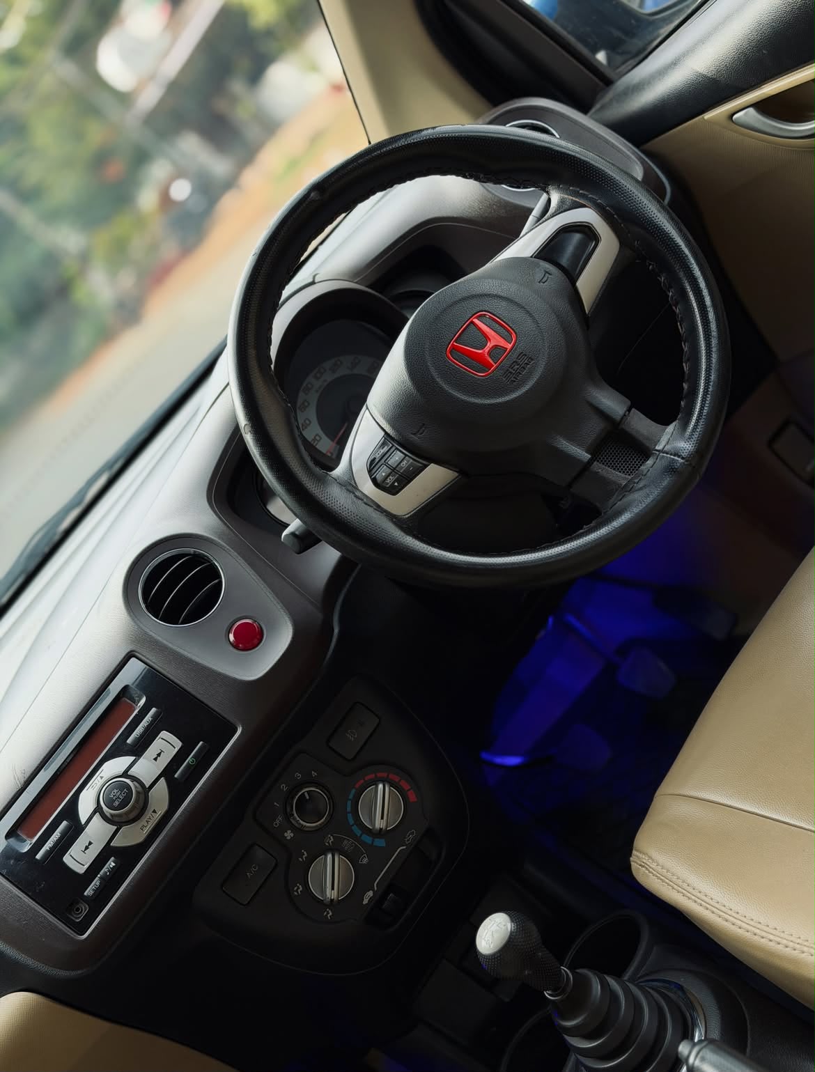 Used 2011 Honda Brio V for sale — photo 2 | UpcurvHub