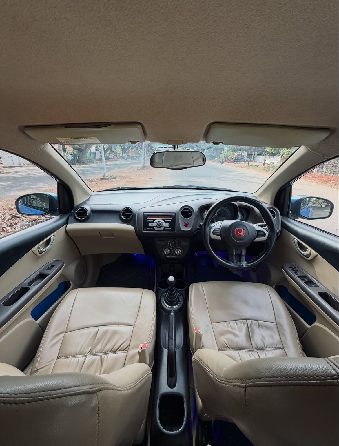 Used 2011 Honda Brio V for sale — photo 3 | UpcurvHub