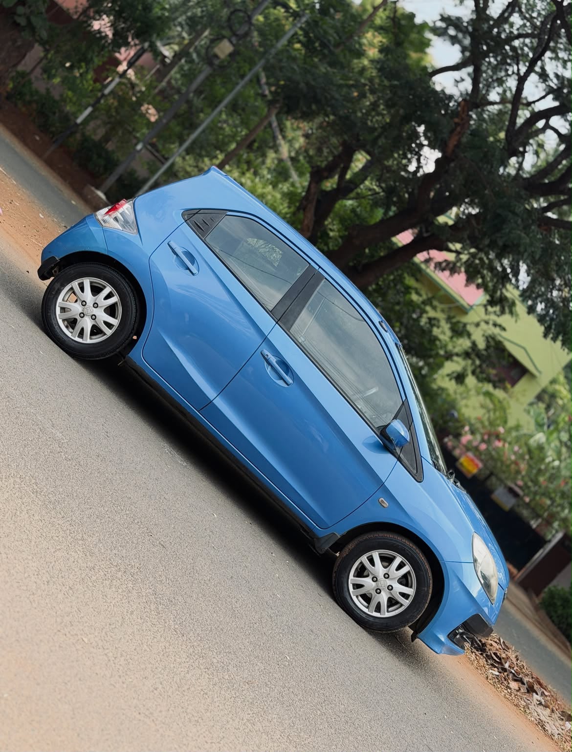 Used 2011 Honda Brio V for sale — photo 4 | UpcurvHub