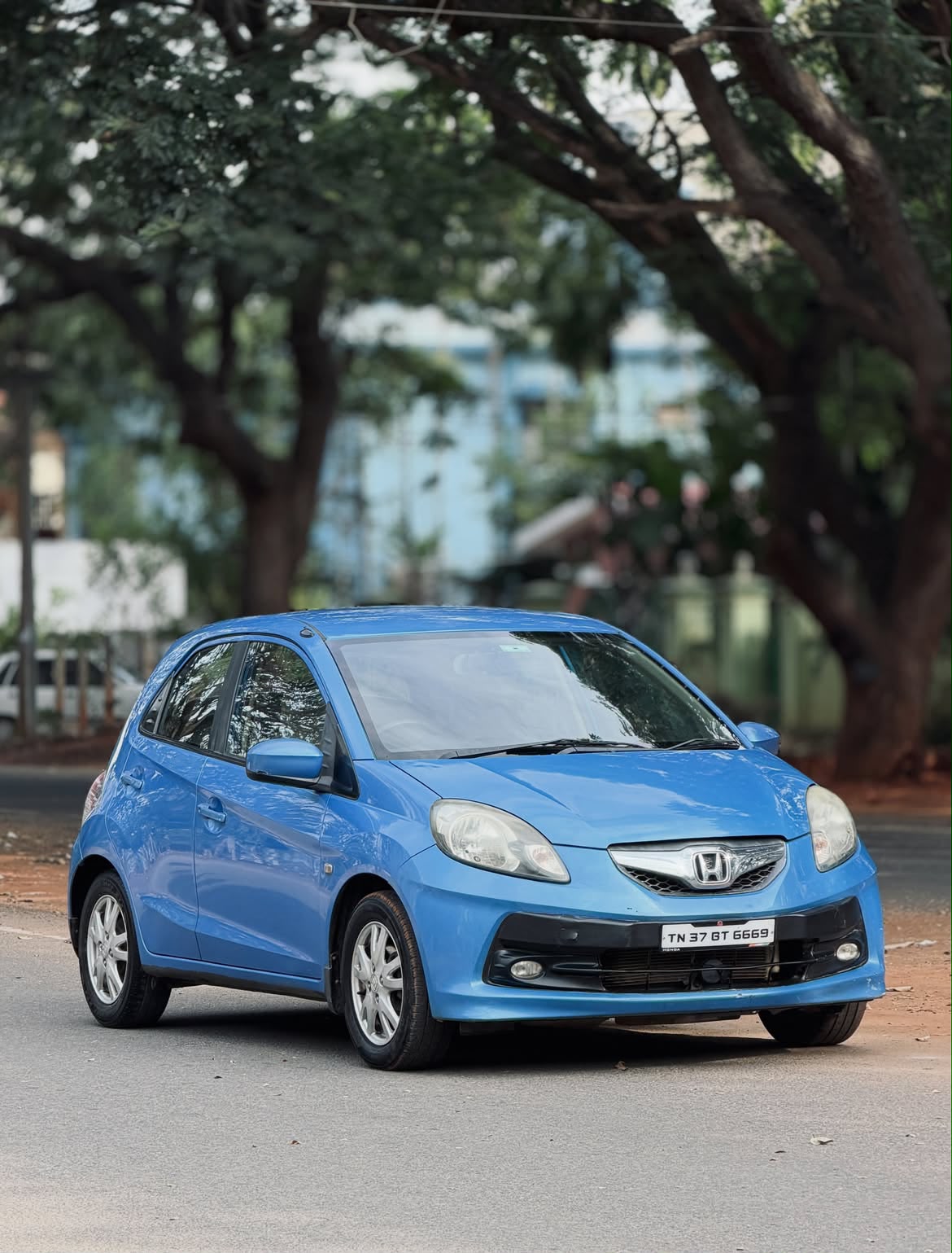 Used 2011 Honda Brio V for sale — photo 1 | UpcurvHub