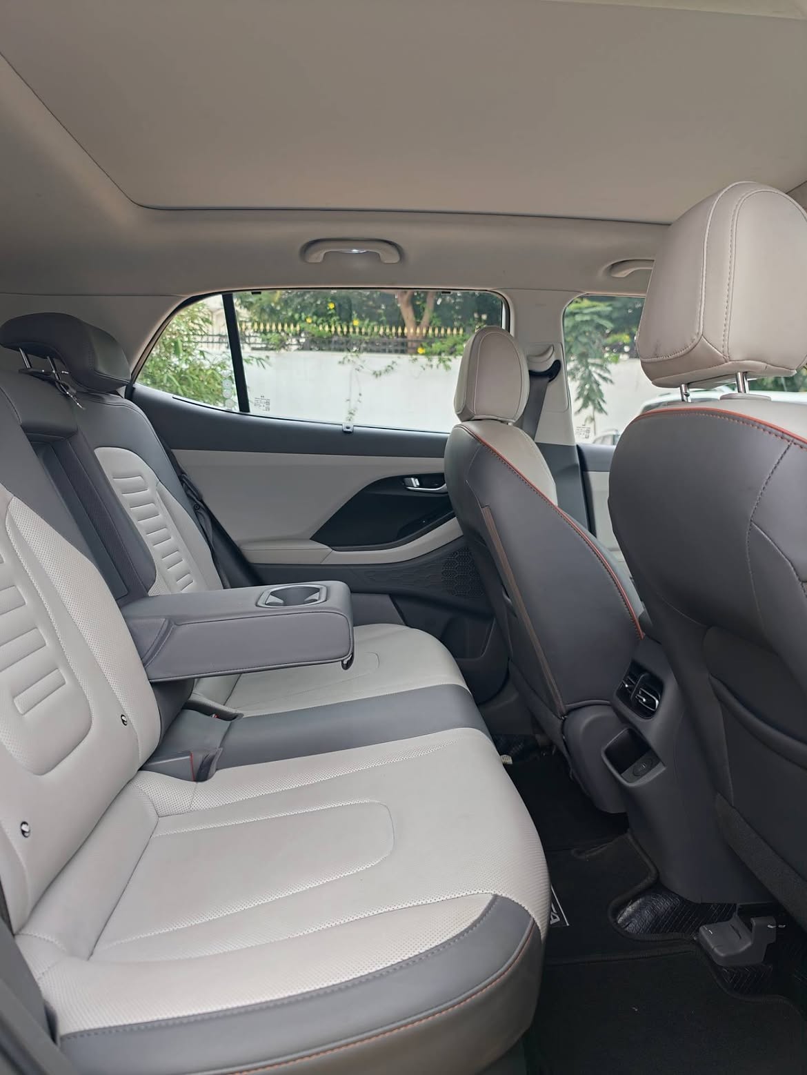 Used 2025 Hyundai Creta SX for sale — photo 2 | UpcurvHub