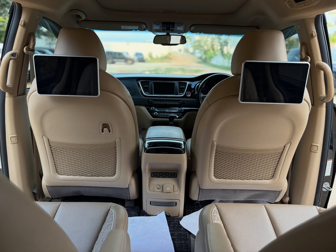Used 2022 Kia Carnival Limousine Plus for sale — photo 3 | UpcurvHub