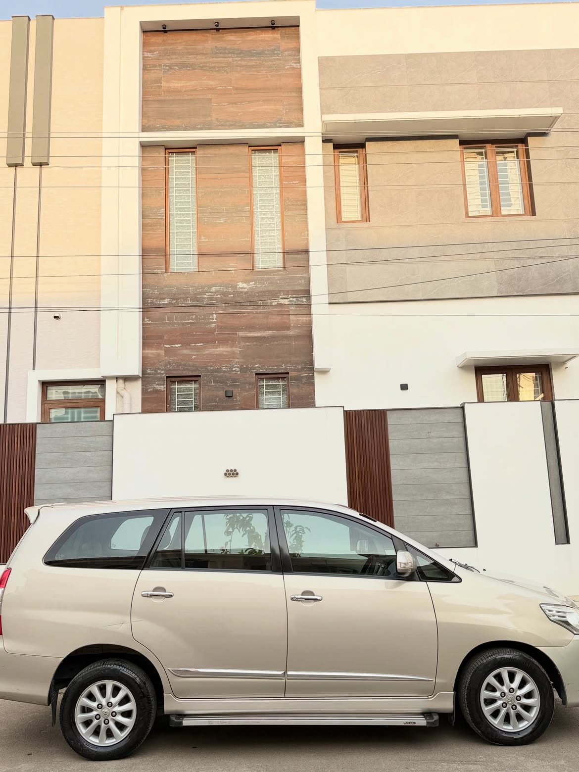 Used 2014 Toyota Innova for sale — photo 4 | UpcurvHub