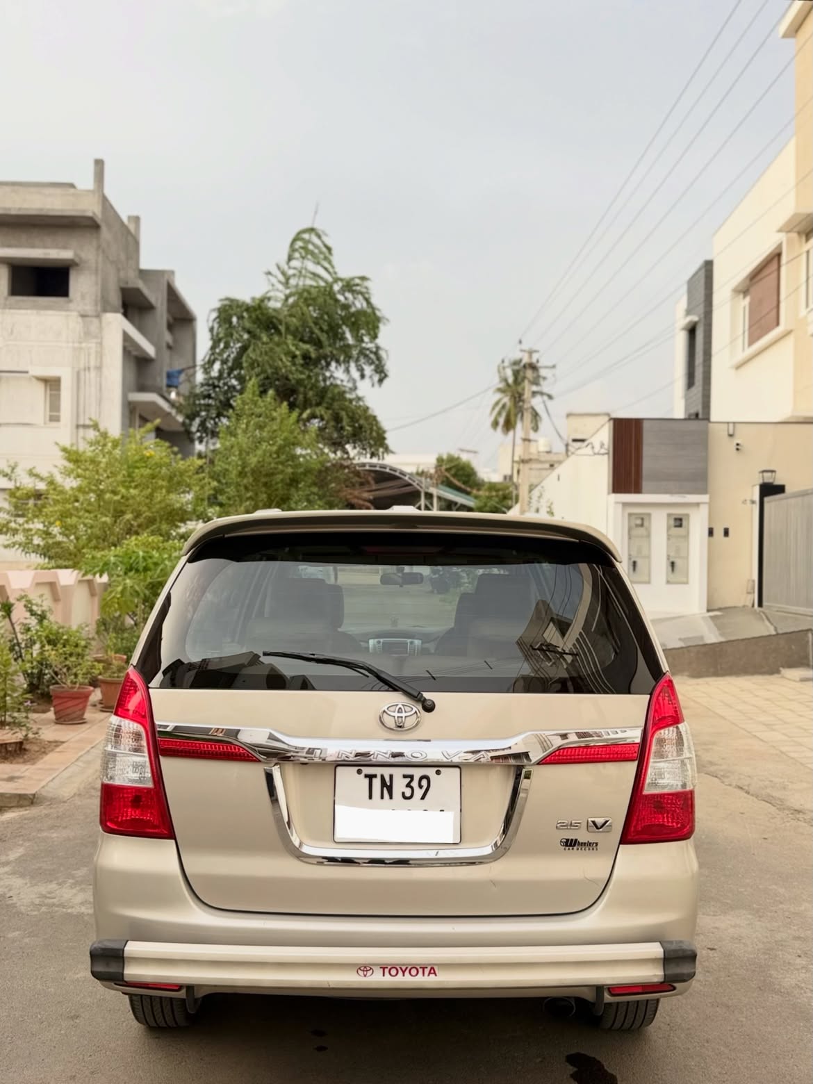 Used 2014 Toyota Innova for sale — photo 6 | UpcurvHub