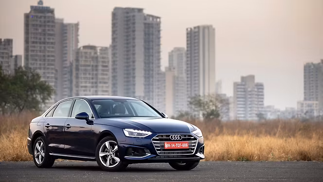 Audi A4 photo 2