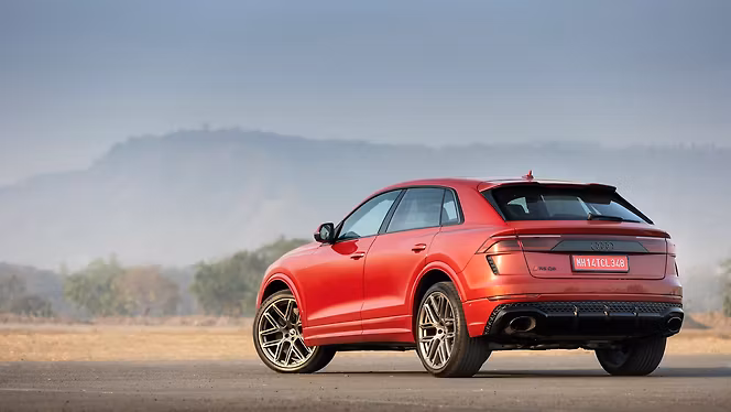 Audi RS Q8 photo 4