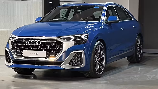 Audi SQ8 photo 3