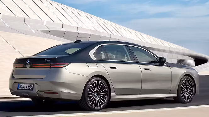 BMW 7 Series photo 4