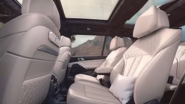 BMW X7 photo 6
