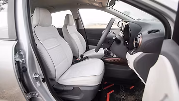 Hyundai Aura photo 5