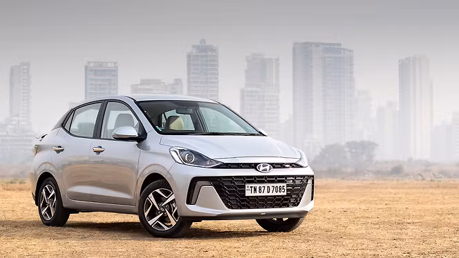Hyundai Aura photo 2
