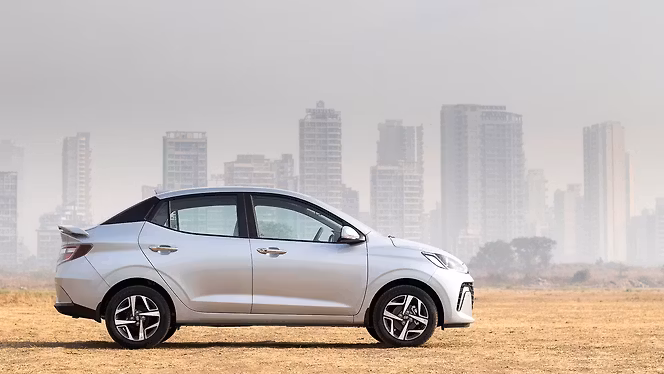 Hyundai Aura photo 3