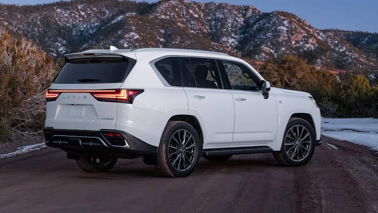 Lexus LX photo 3