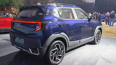 Mahindra XUV 3XO EV photo 2