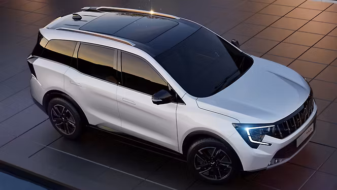 Mahindra XUV 7XO photo 2
