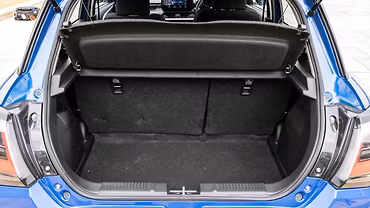 Maruti Suzuki Swift photo 8
