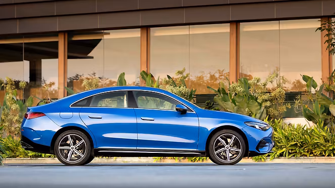 Mercedes-Benz CLA photo 2
