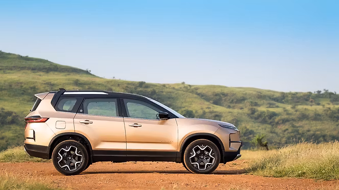 Tata Safari photo 2