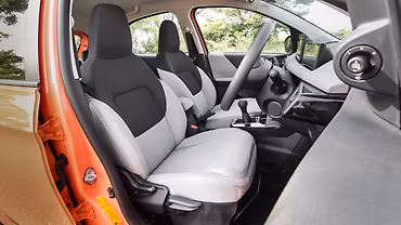 Tata Tiago photo 4