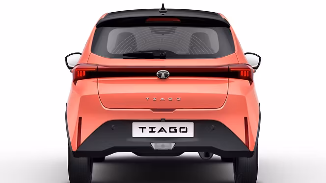 Tata Tiago photo 3
