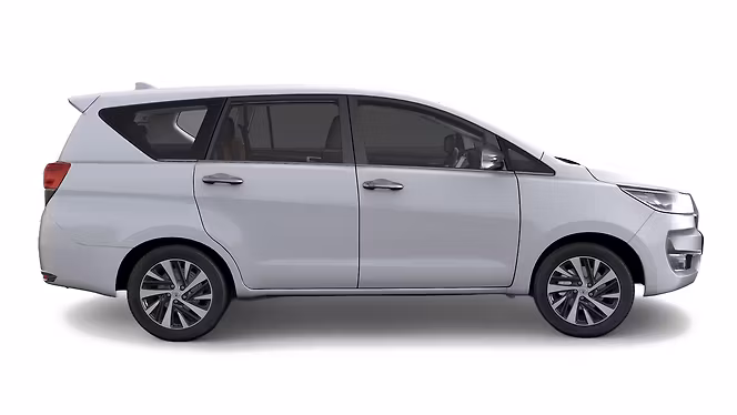 Toyota Innova Crysta photo 3