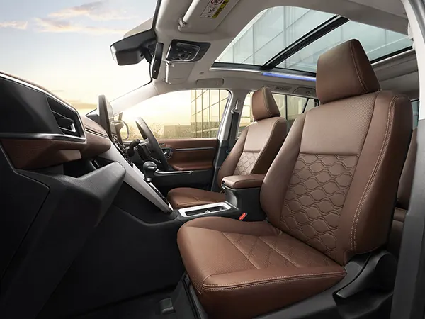 Toyota Innova HyCross photo 3