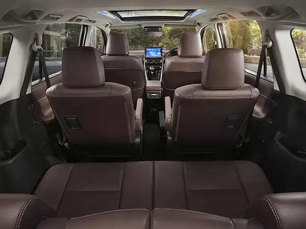 Toyota Innova HyCross photo 4