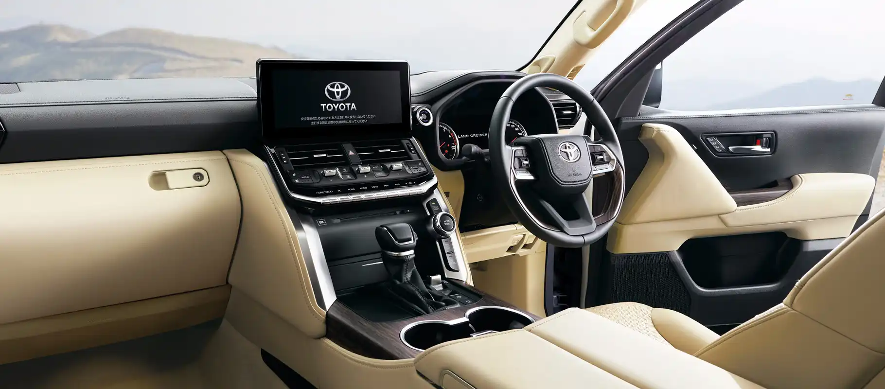 Toyota Land Cruiser 300 photo 3