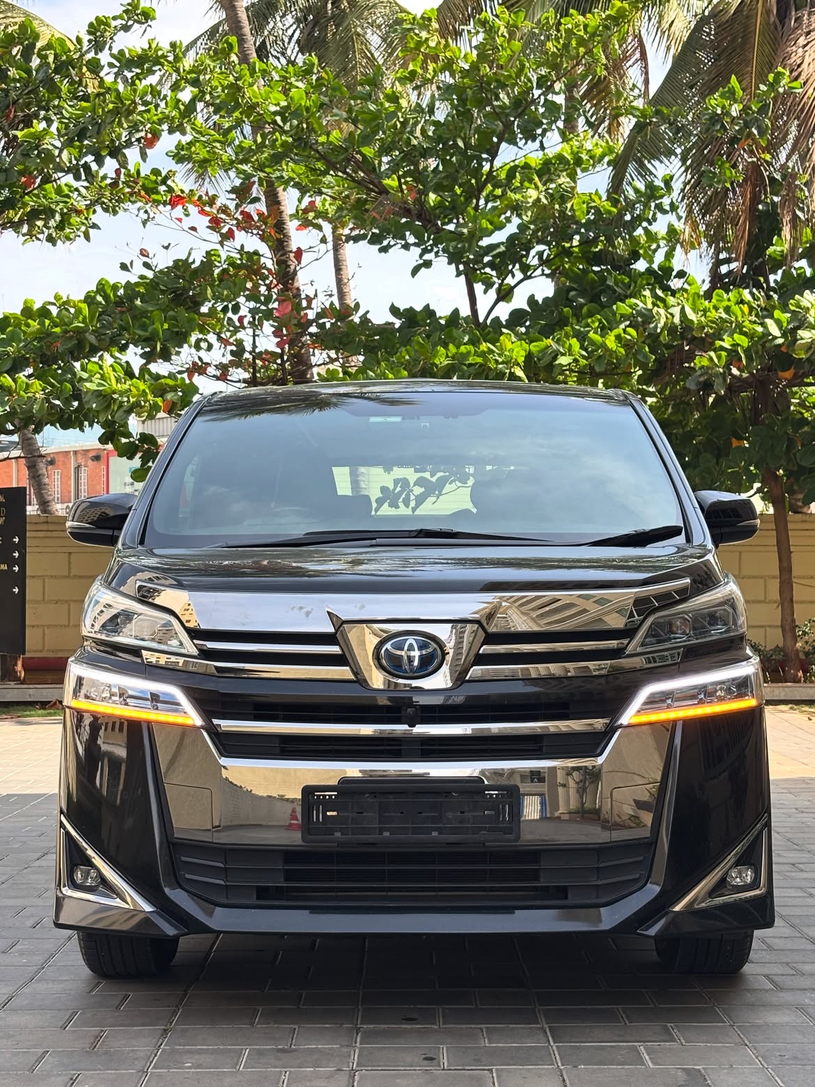 Used 2022 Toyota Vellfire VIP Executive Lounge for sale — photo 2 | UpcurvHub