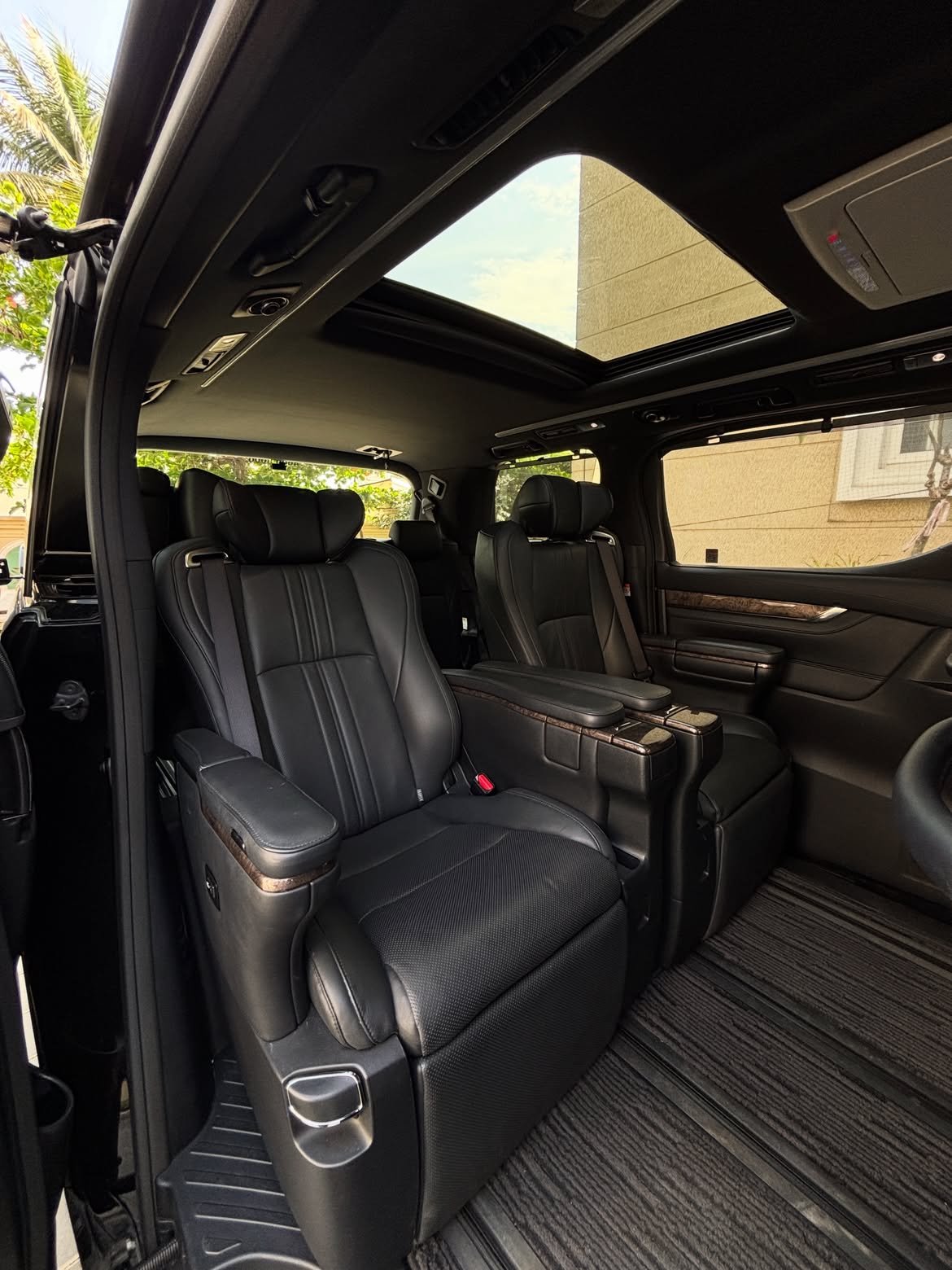 Used 2022 Toyota Vellfire VIP Executive Lounge for sale — photo 4 | UpcurvHub