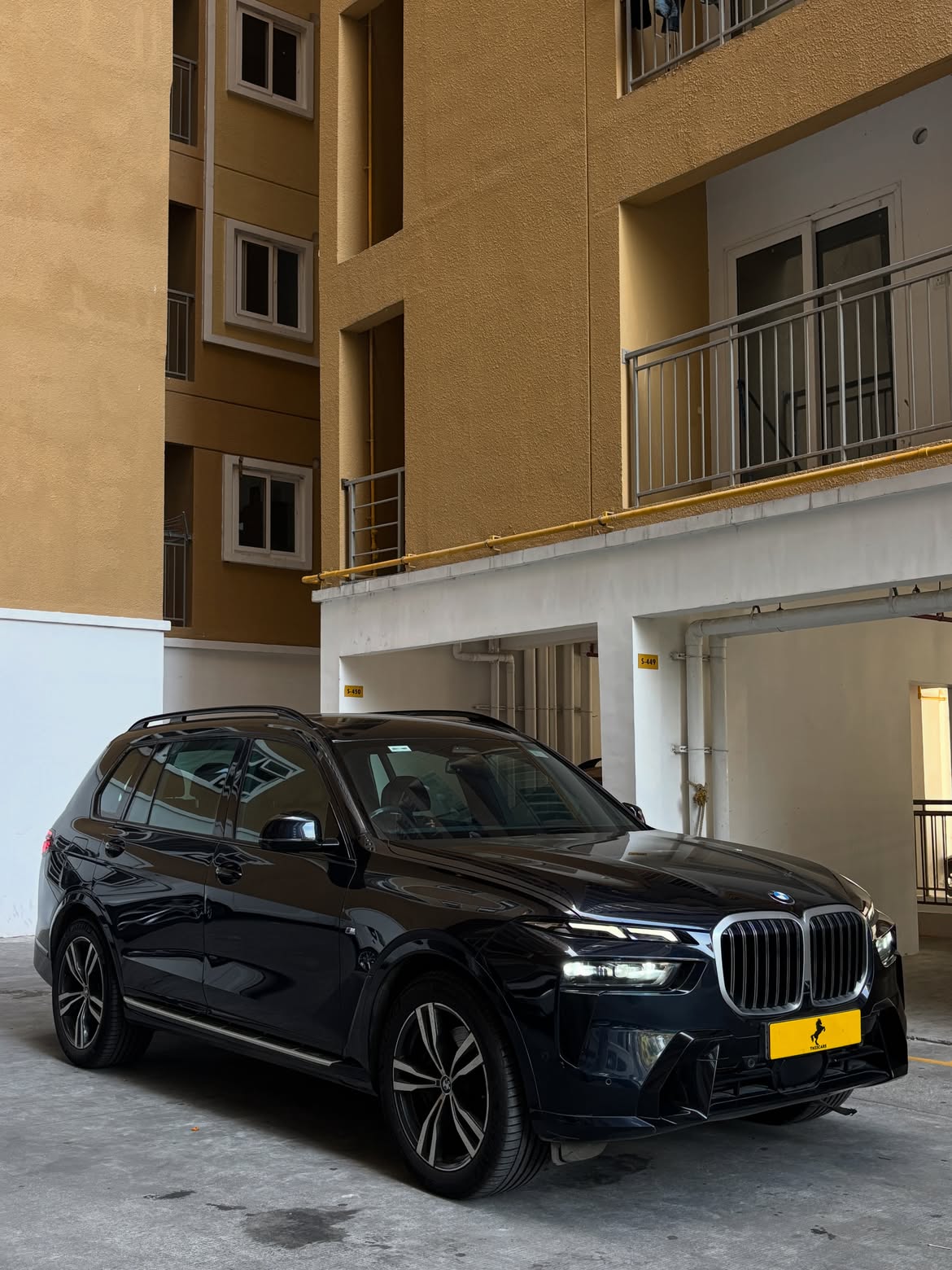 Used 2023 BMW X7 xDrive40i for sale — photo 2 | UpcurvHub